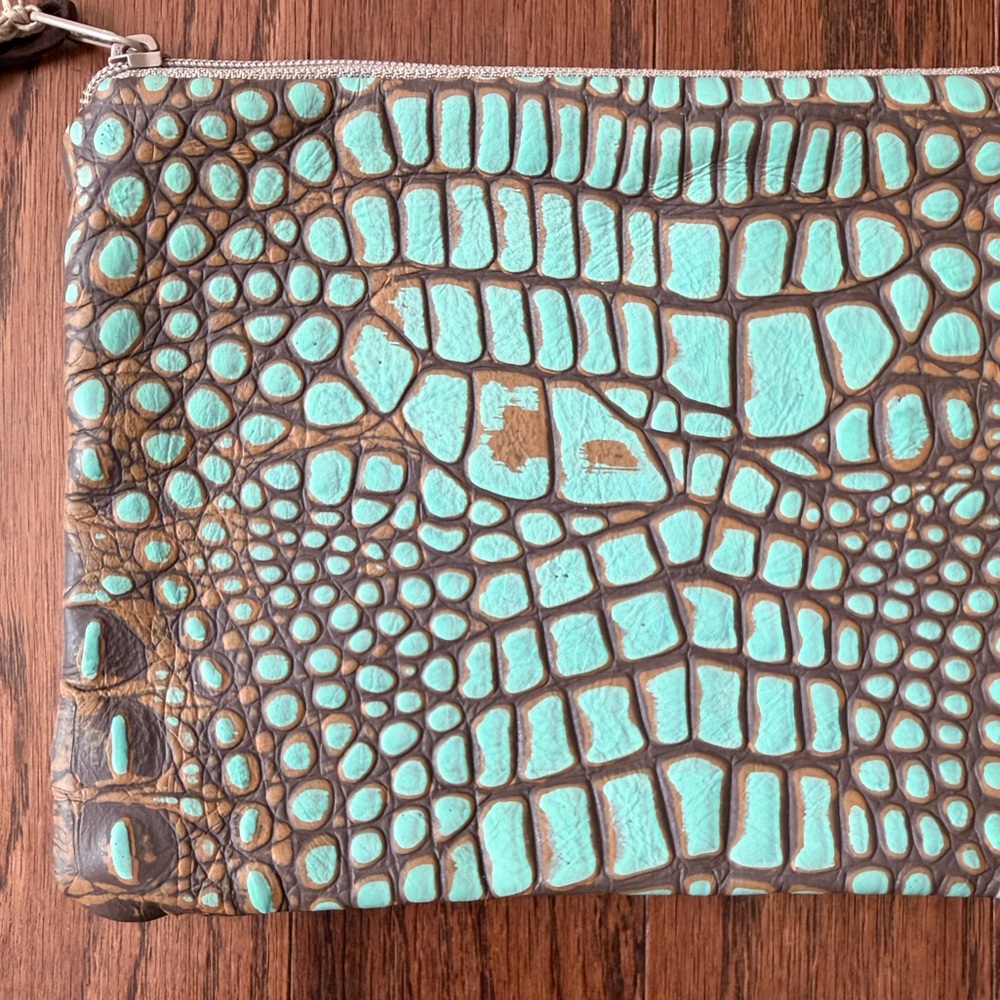 Keep It Gypsy Turquoise and Brown Croc-Embossed Zip Clutch Bag NWT - Picture 2 of 6